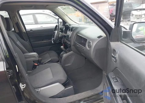 2010 Jeep Patriot Sport z USA, uszkodzony, nr VIN 1J4NT1GA7AD654256